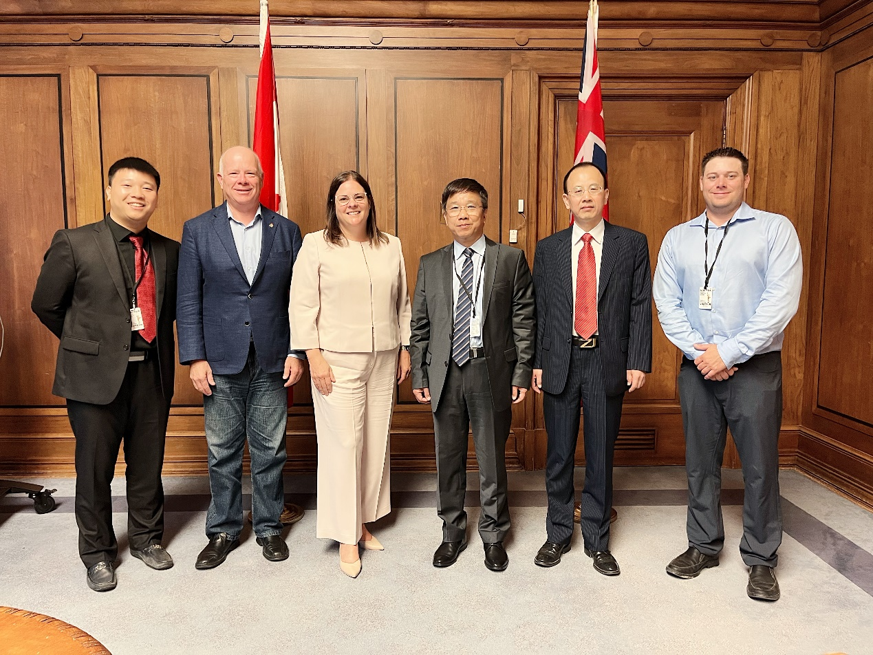 九洲酷游资源集团董事长王平卫拜会加拿大曼尼托巴省省长